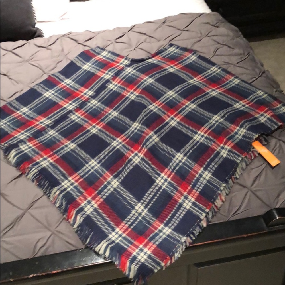 Reversible Plaid/Houndstooth Poncho